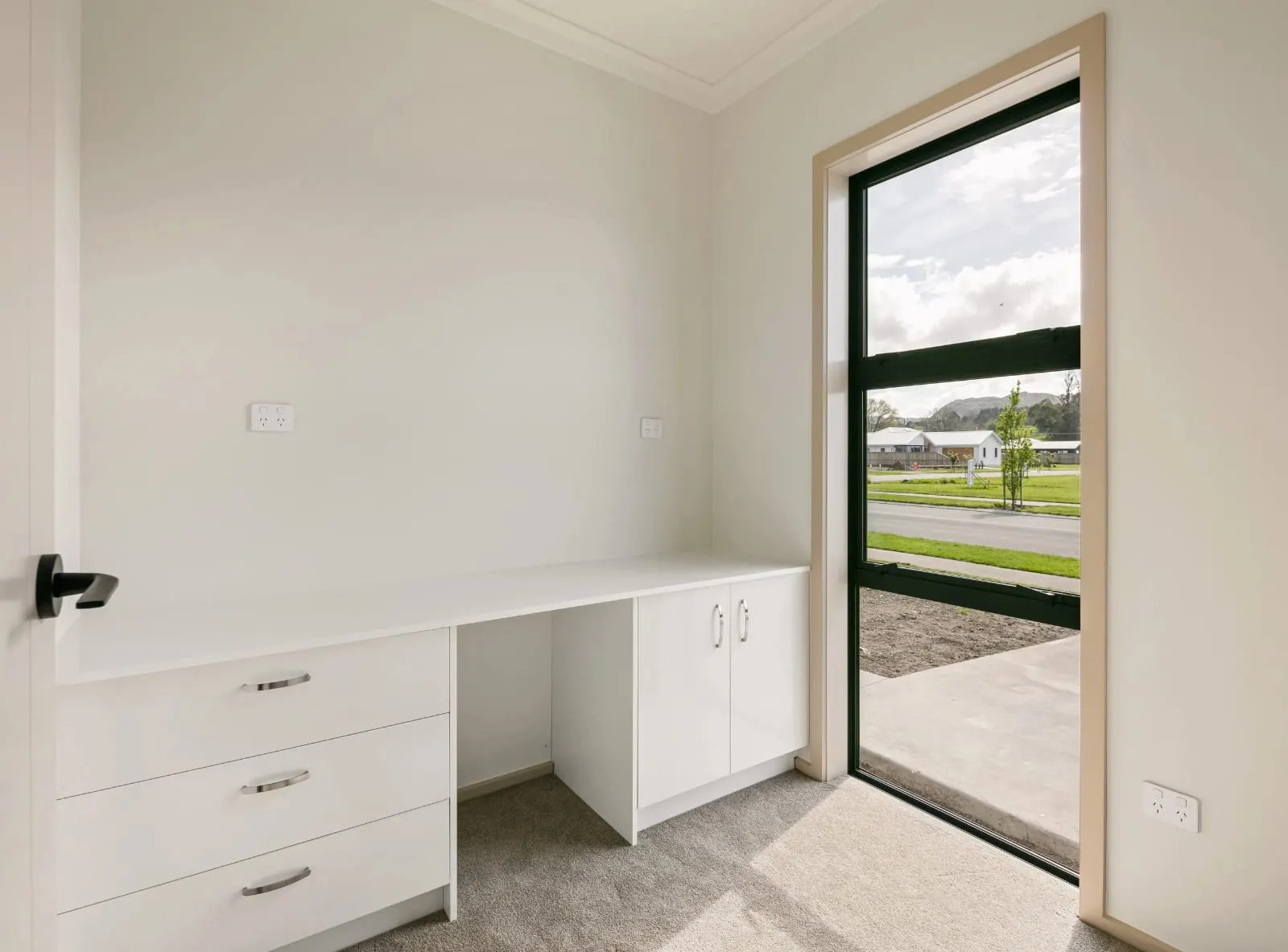 Home Office & Built-Ins project by Flow Joinery