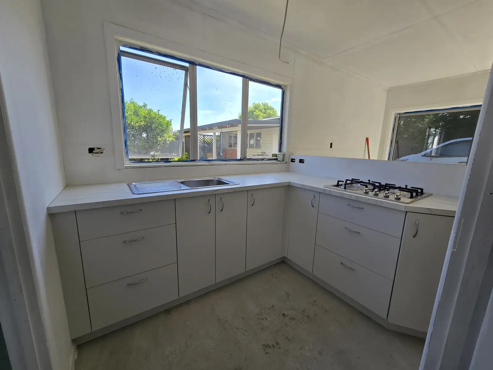 New-Build Kitchen with Garden Outlook