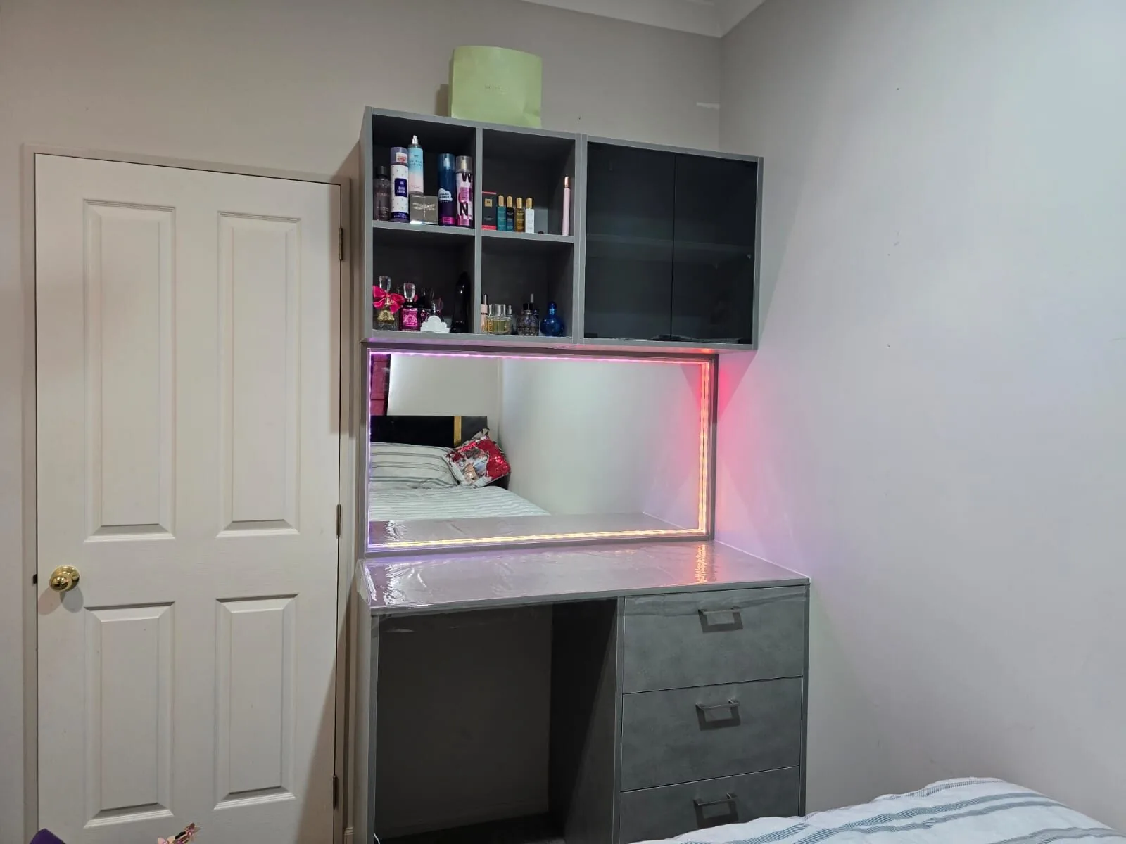 Custom Dressing Station