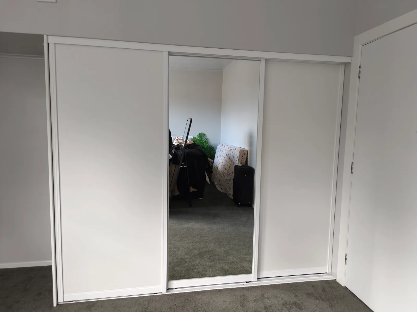 Sliding Mirror-Door Wardrobe